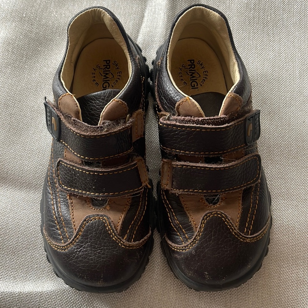 Primigi boys shoe size 31 (I think a 1 y in us sizing )